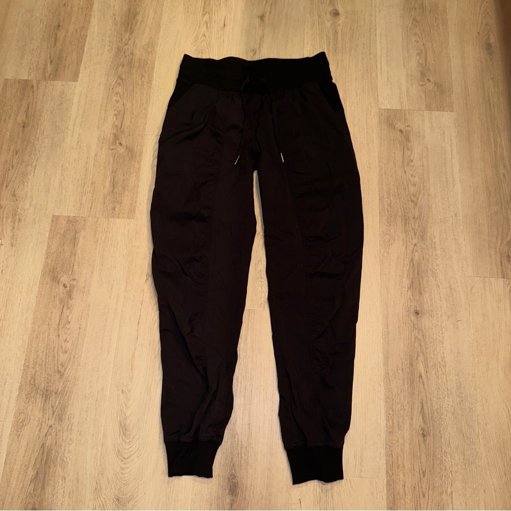 Lululemon dance joggers size 6